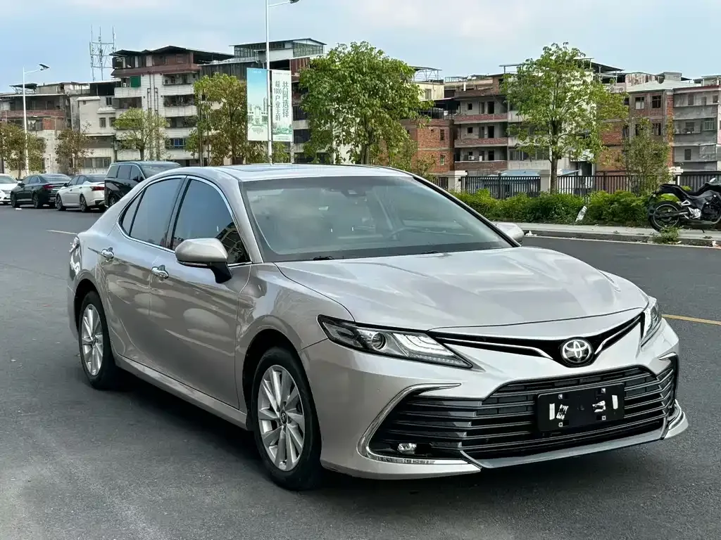 Toyota Camry — фото 4