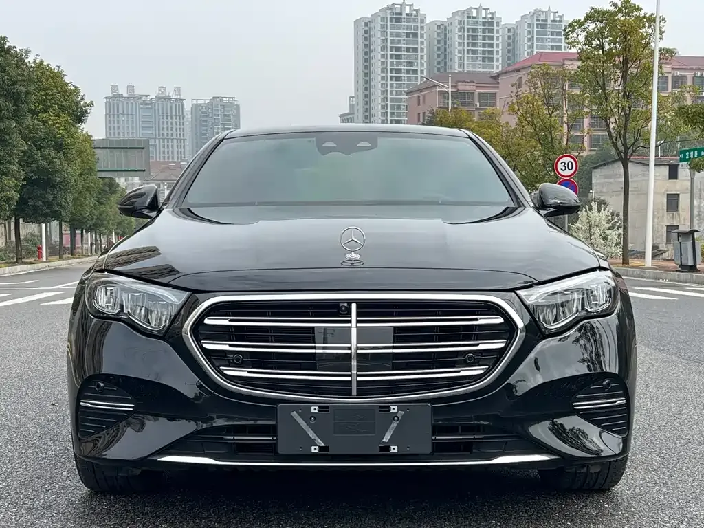 Mercedes-Benz E-Class — фото 9