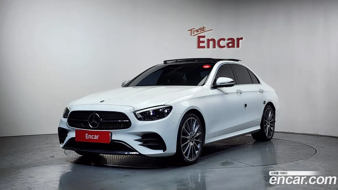 Mercedes-Benz E-Class — фото 1