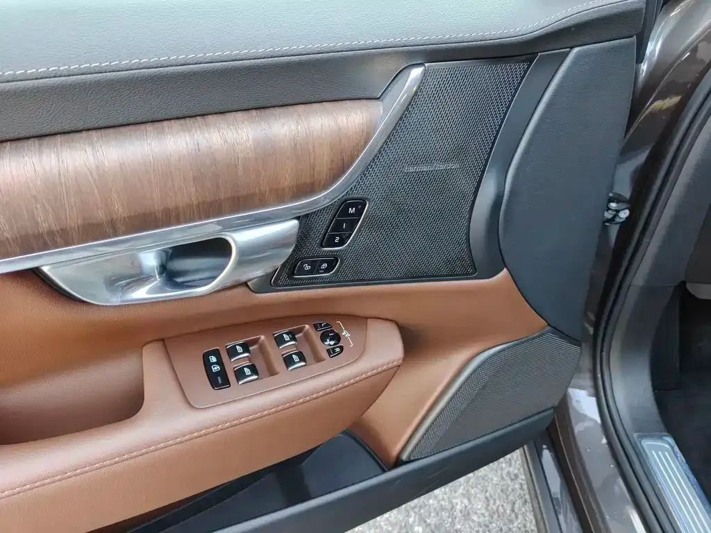 Volvo S90 — фото 3