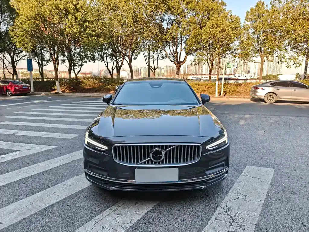 Volvo S90 — фото 10
