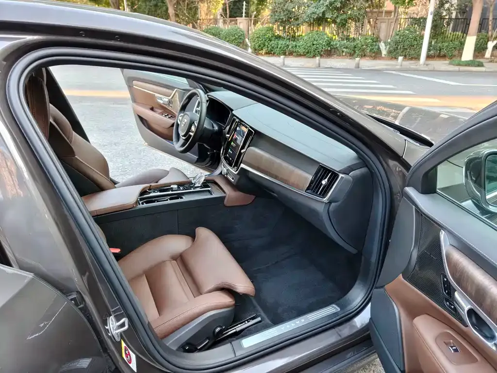 Volvo S90 — фото 2