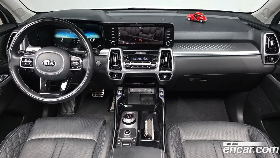 Kia Sorento — фото 7