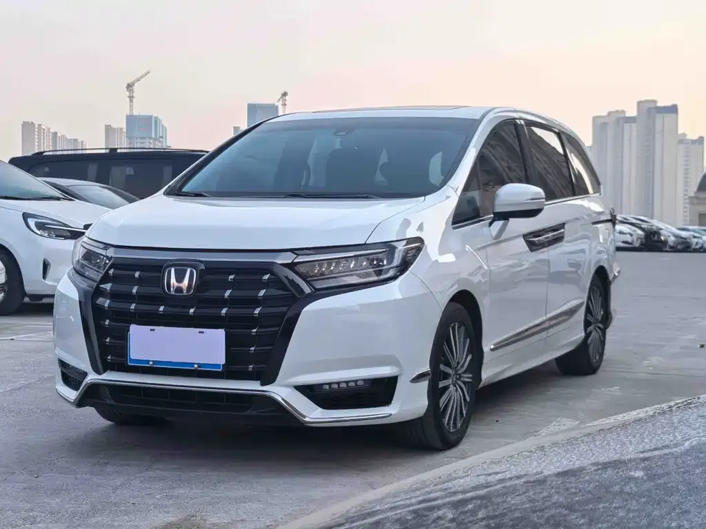 Honda Elysion — фото 1