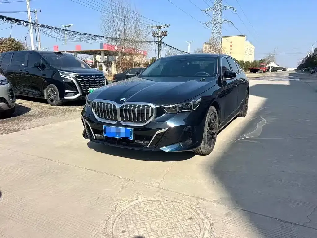 BMW 5 Series 2025 из CN, фото 1