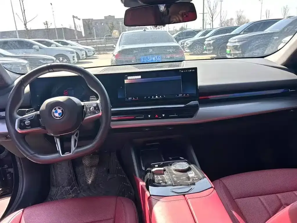 BMW 5 Series 2025 из CN, фото 3