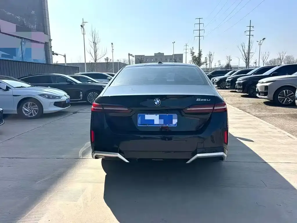 BMW 5 Series 2025 из CN, фото 5