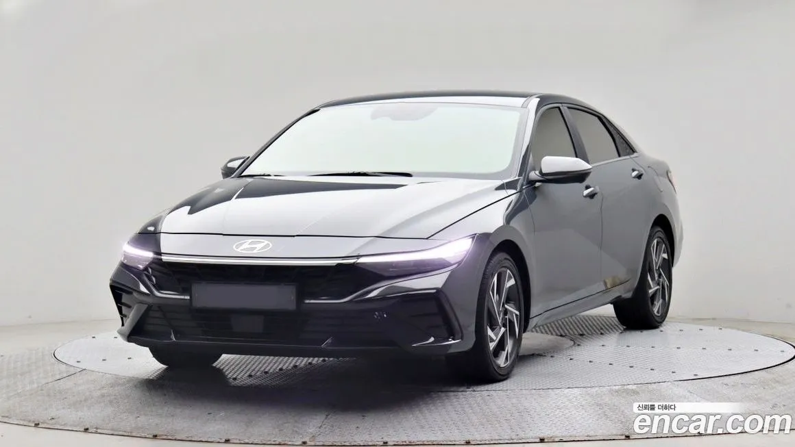 Hyundai AVANTE — фото 1