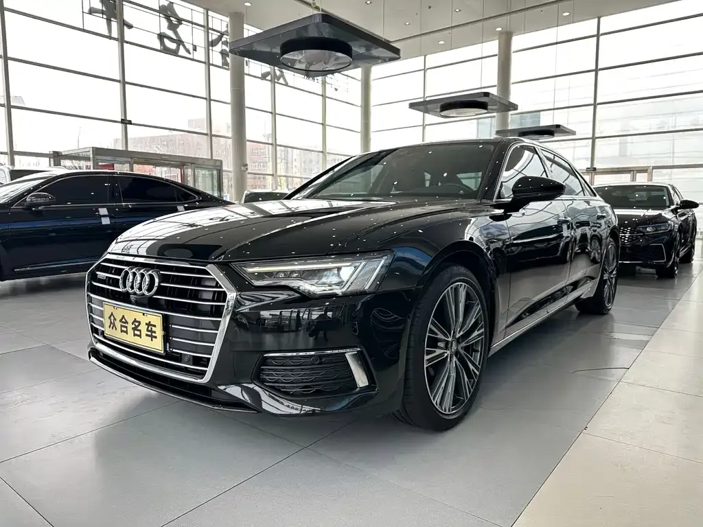 Audi A6L — фото 1