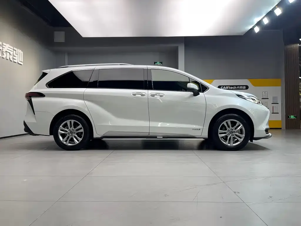 Toyota Sienna 2022 из CN, фото 8