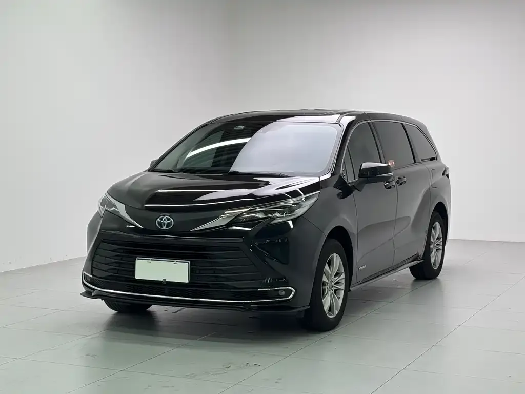 Toyota Sienna — фото 1