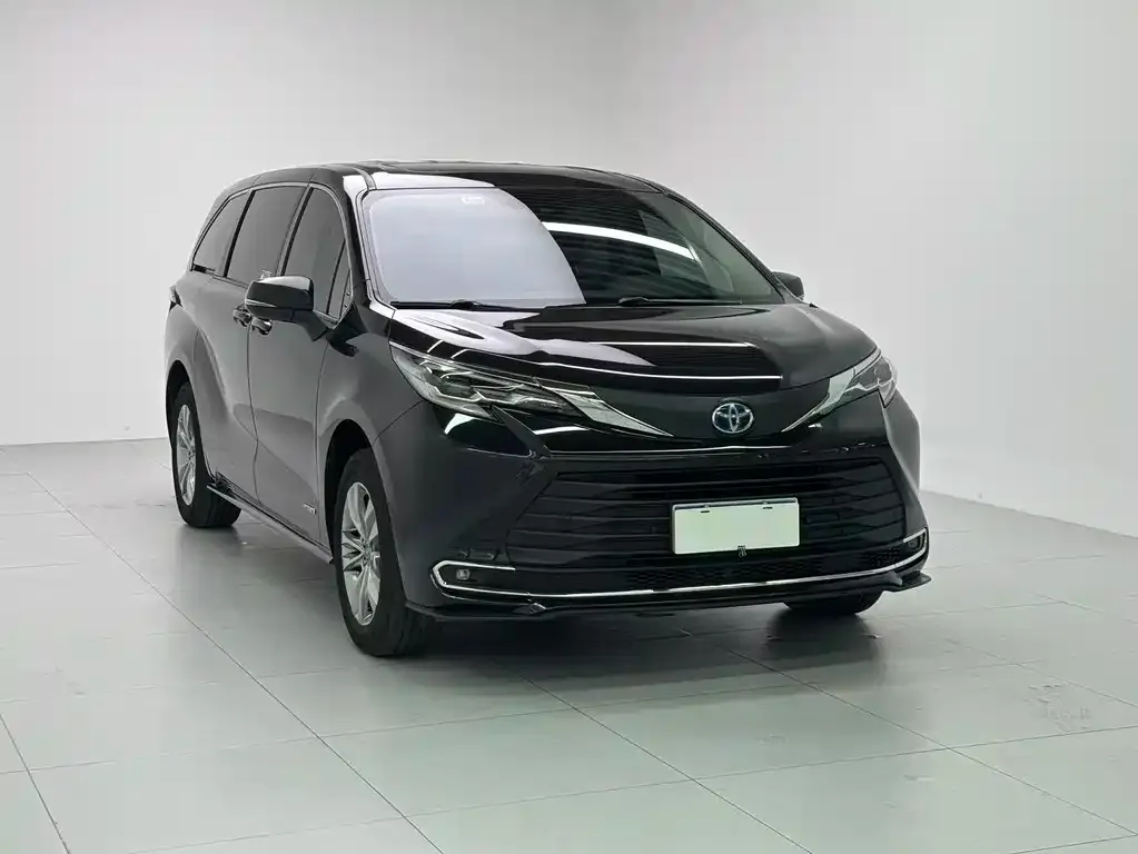 Toyota Sienna — фото 4