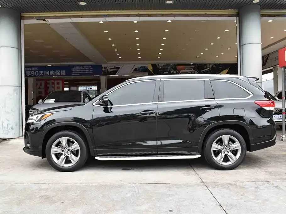 Toyota Highlander — фото 5
