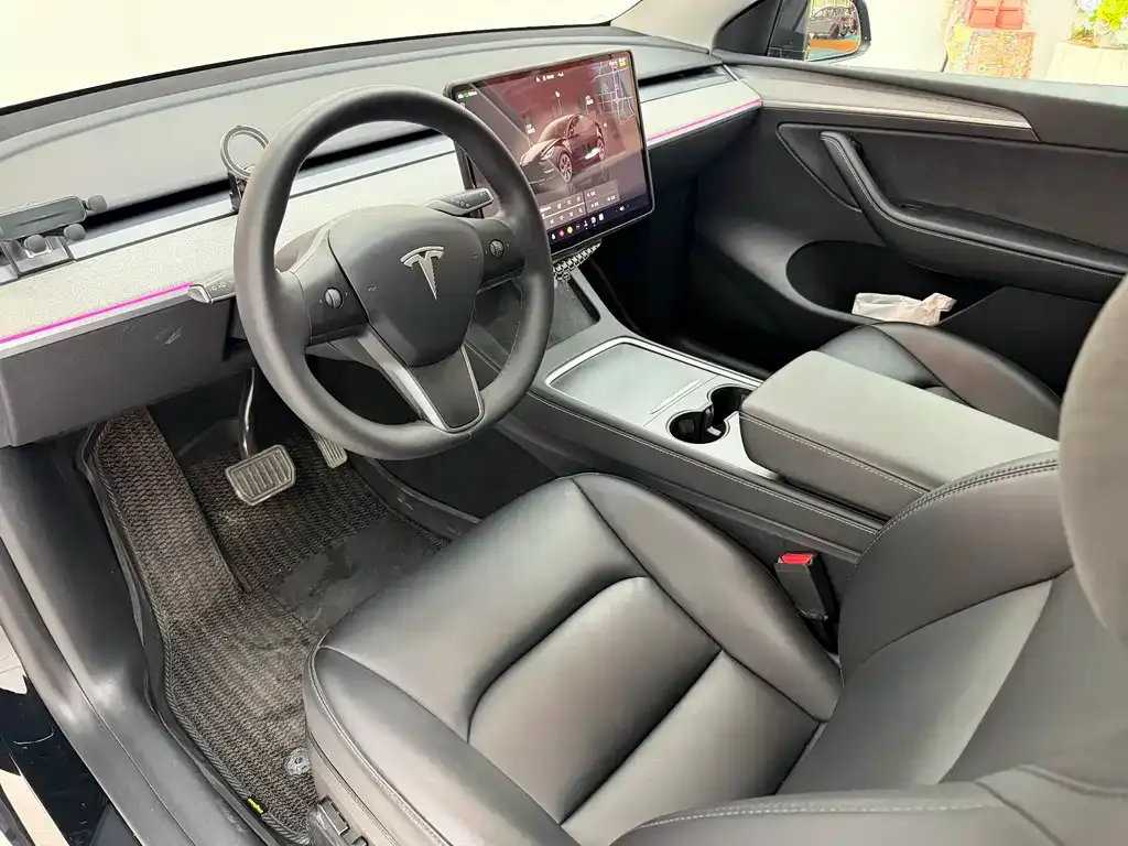 Tesla Model Y — фото 4