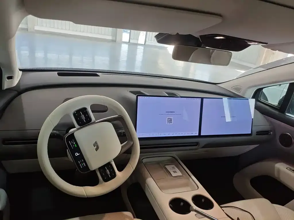 Li Auto i8 — фото 6