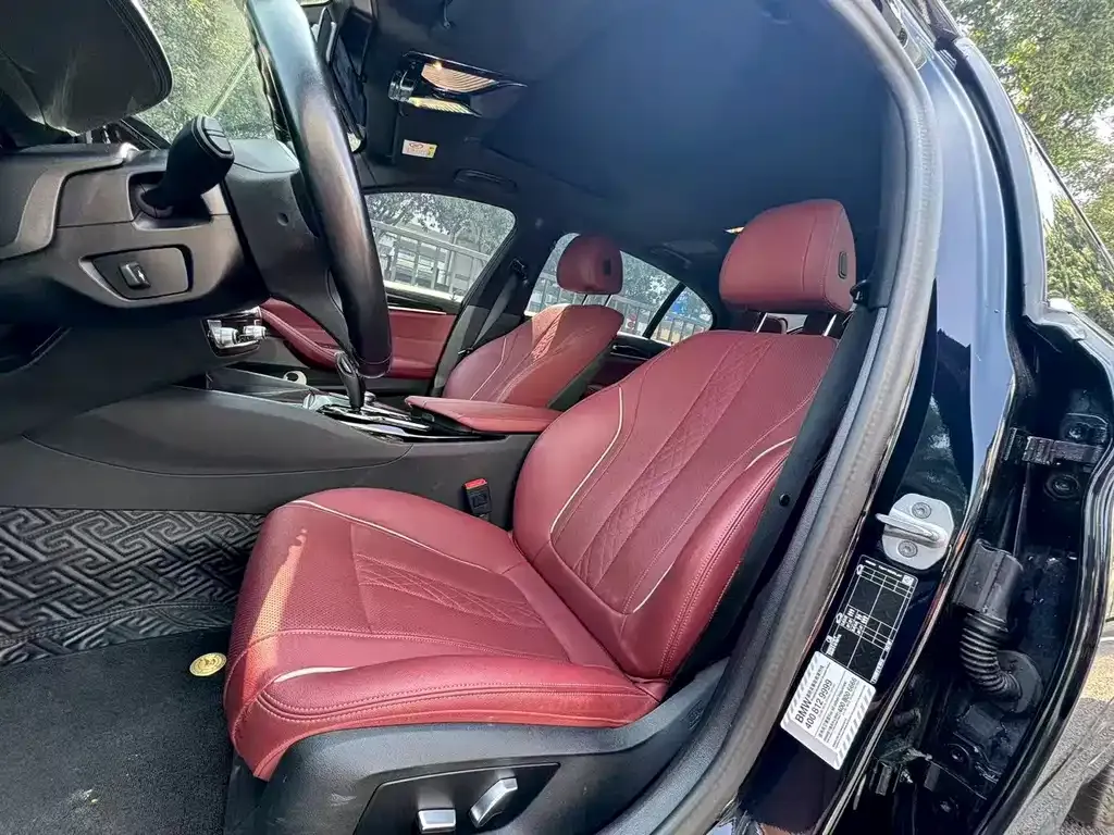 BMW 5 Series 2023 из CN, фото 8