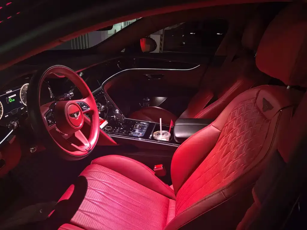 Bentley Flying Spur PHEV 2023 из CN, фото 2