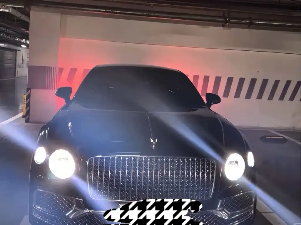 Bentley Flying Spur PHEV 2023 из CN, фото 7