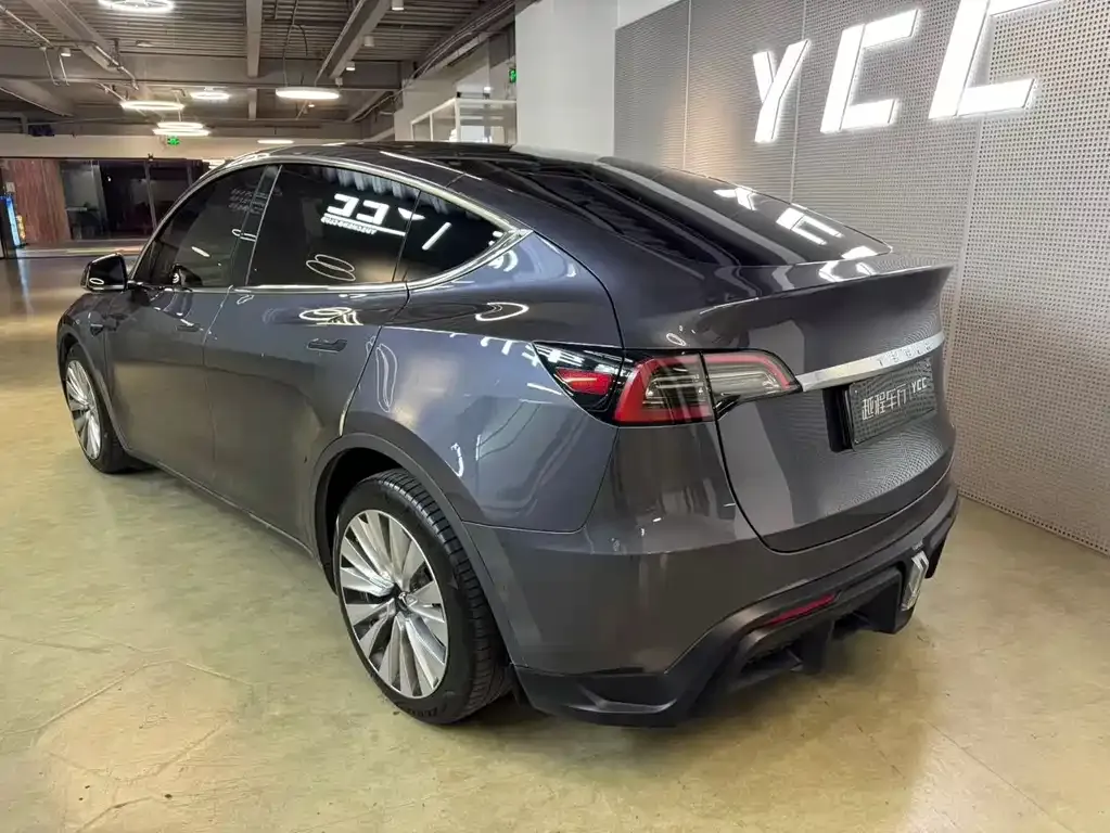 Tesla Model Y — фото 6
