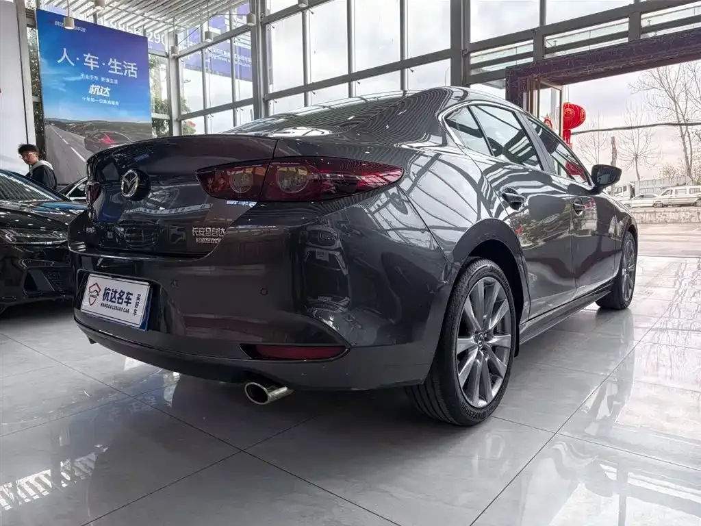 Mazda 3 Axela — фото 10