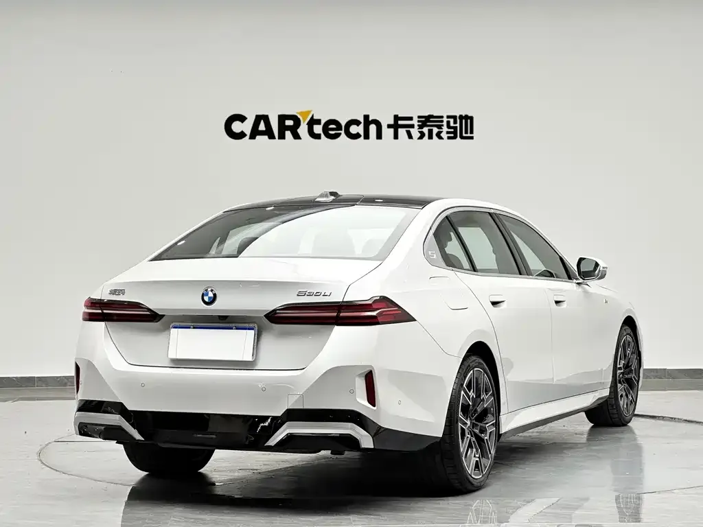 BMW 5 Series — фото 3