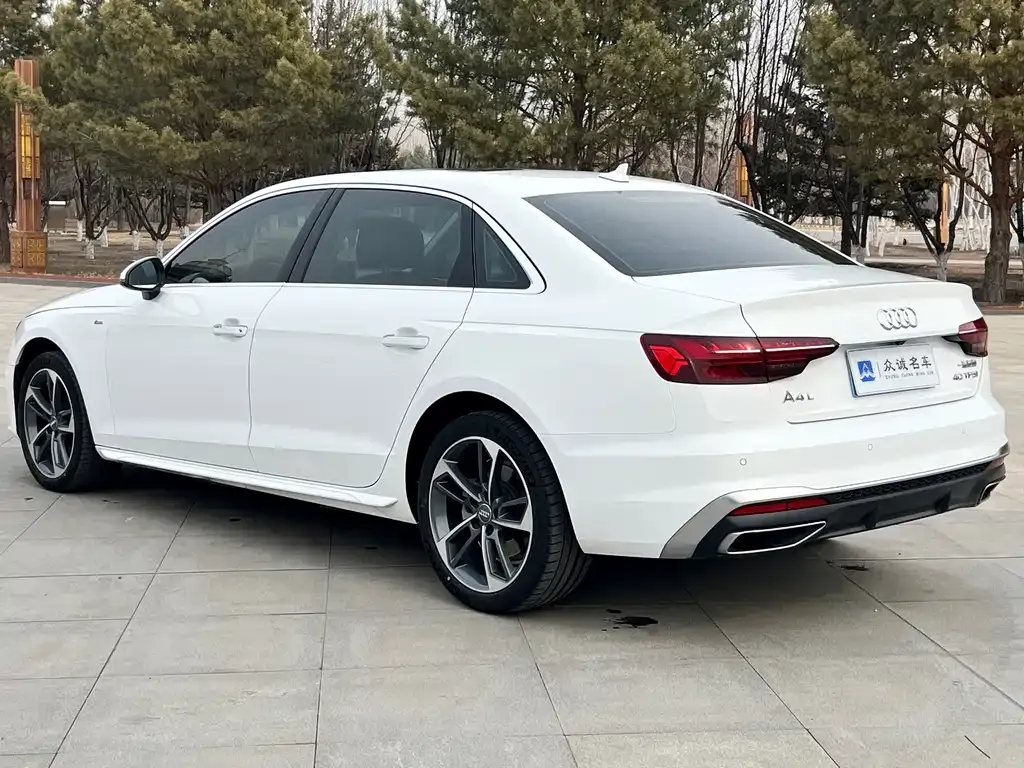 Audi A4L — фото 5
