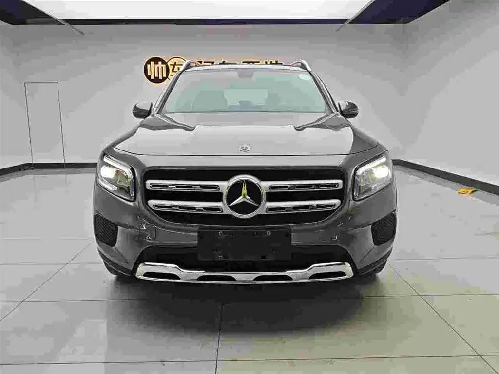 Mercedes-Benz GLB — фото 1