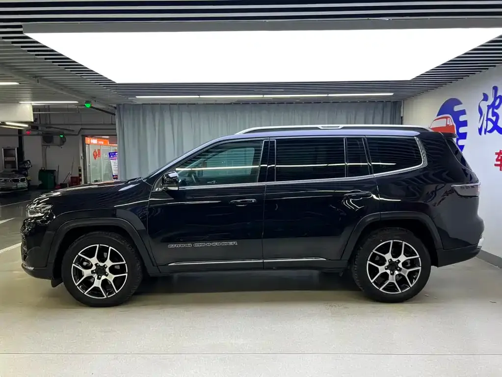 Jeep Grand Commander 2022 из CN, фото 9