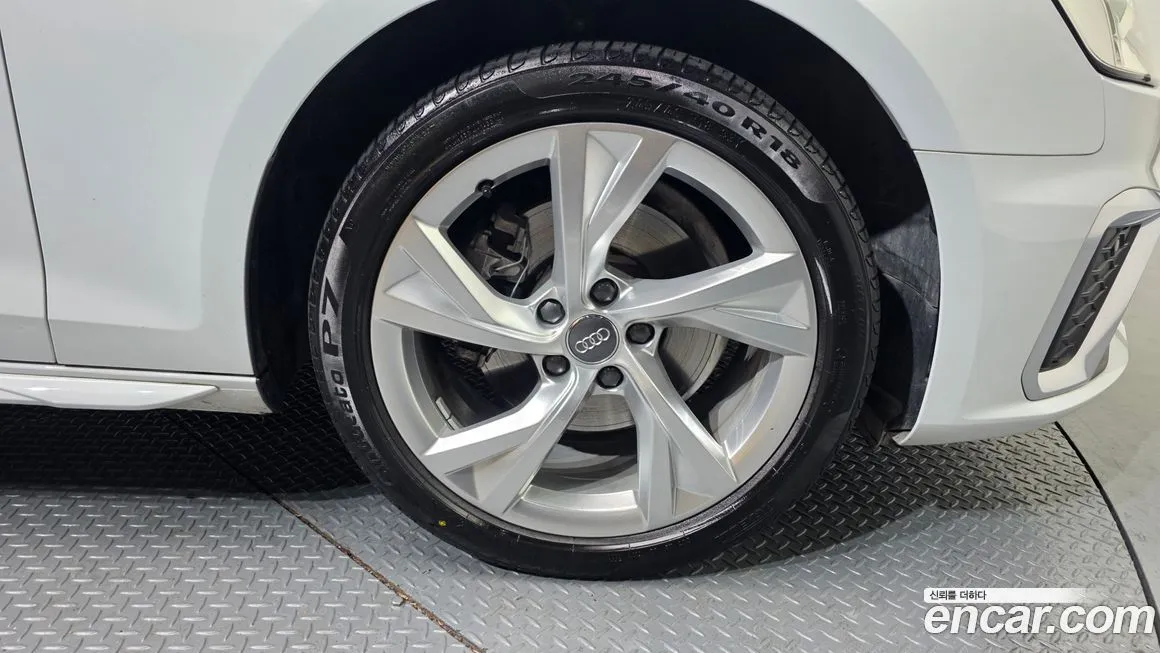 Audi A4 2021 из KR, фото 3