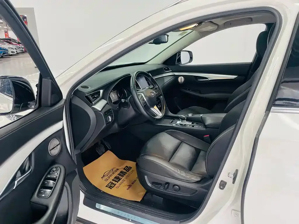 Infiniti QX50 2021 из CN, фото 2