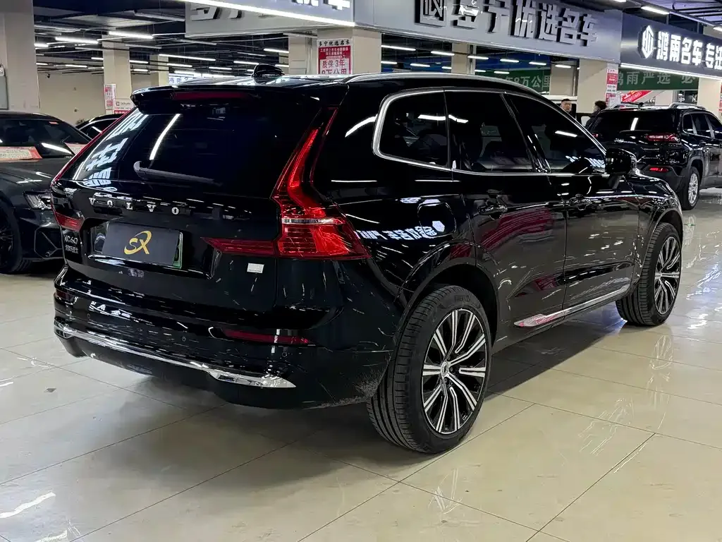 Volvo XC60 PHEV — фото 4