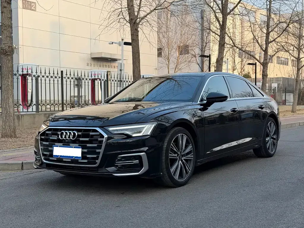 Audi A6L — фото 1