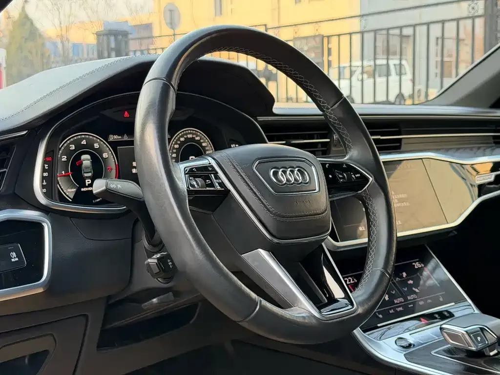 Audi A6L — фото 4