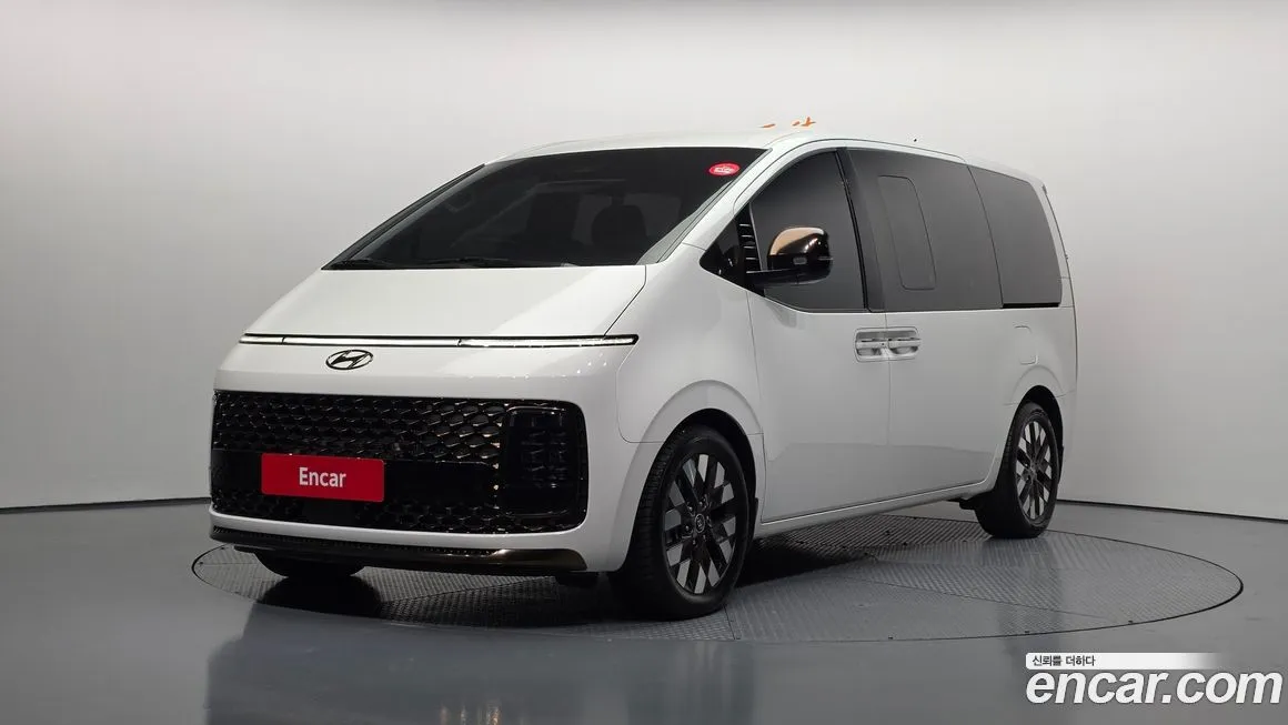 Hyundai Staria