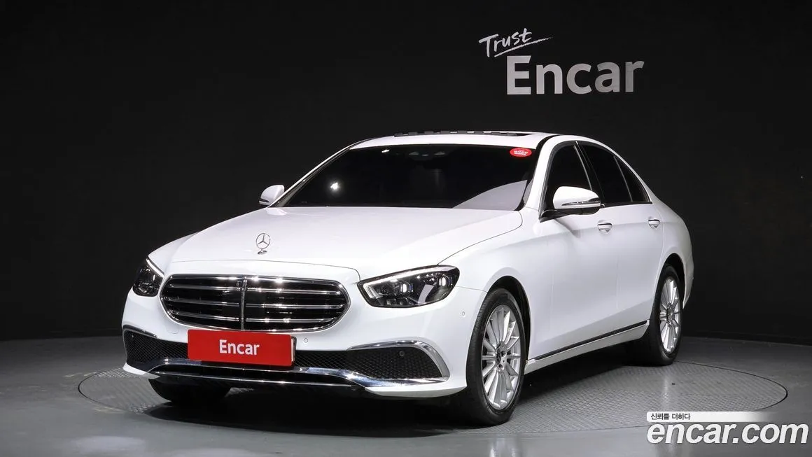 Mercedes-Benz E-Class — фото 1