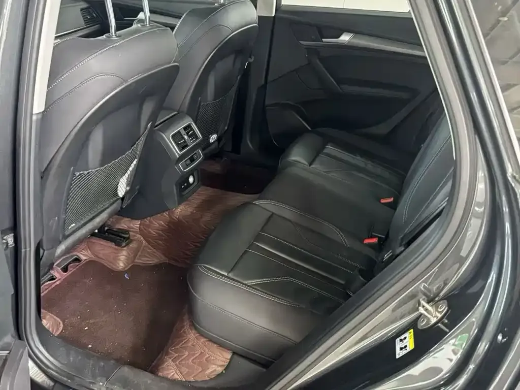 Audi Q5L 2022 из CN, фото 2