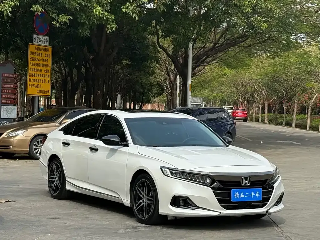 Honda Accord — фото 9