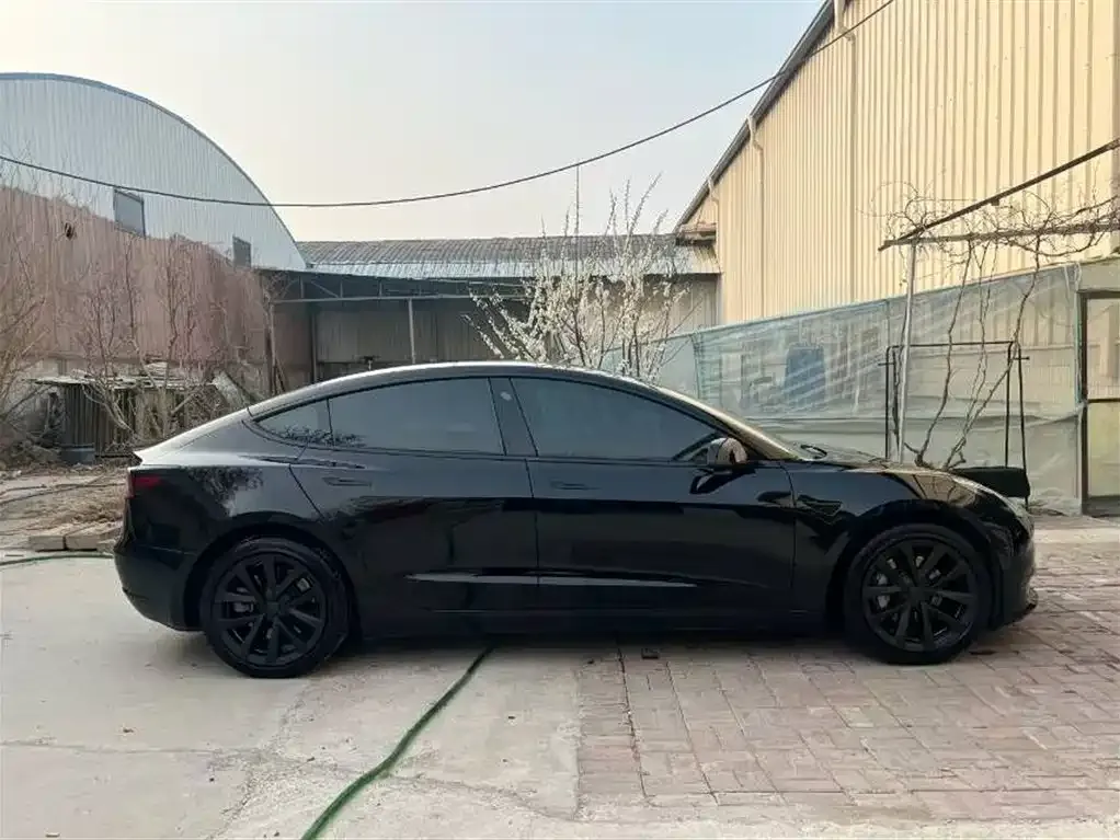 Tesla Model 3 — фото 9