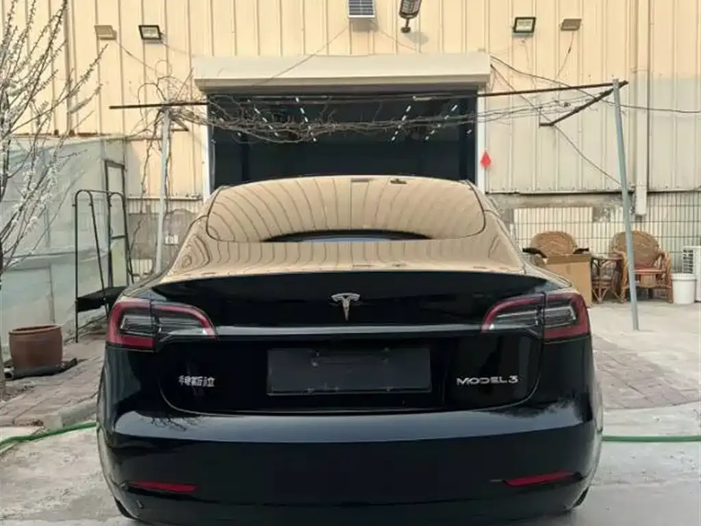 Tesla Model 3 — фото 5