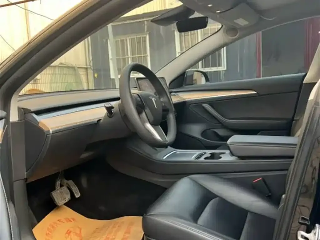 Tesla Model 3 — фото 2