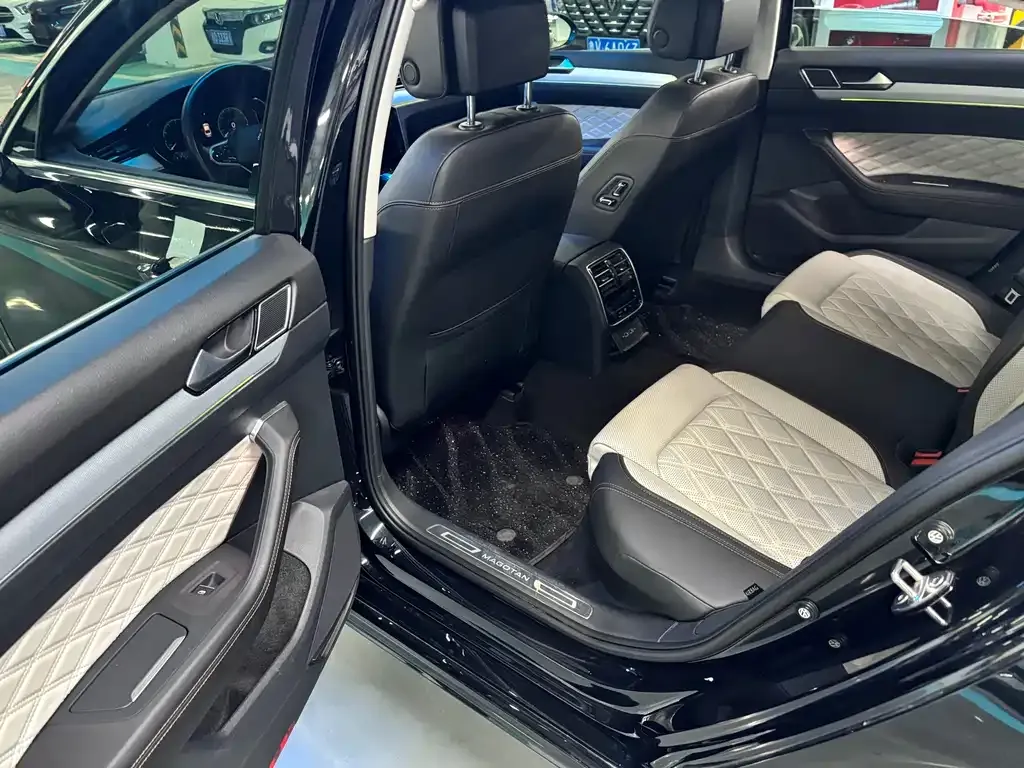 Volkswagen Magotan 2023 из CN, фото 3
