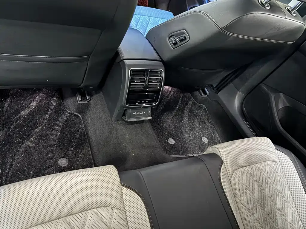 Volkswagen Magotan 2023 из CN, фото 5