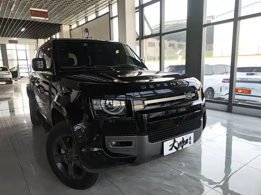 Land Rover Defender — фото 1