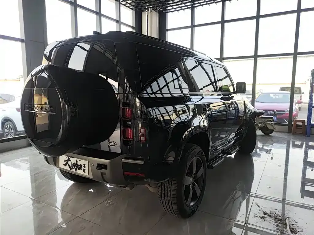 Land Rover Defender — фото 6
