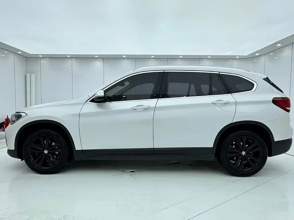 BMW X1 2021 из CN, фото 8