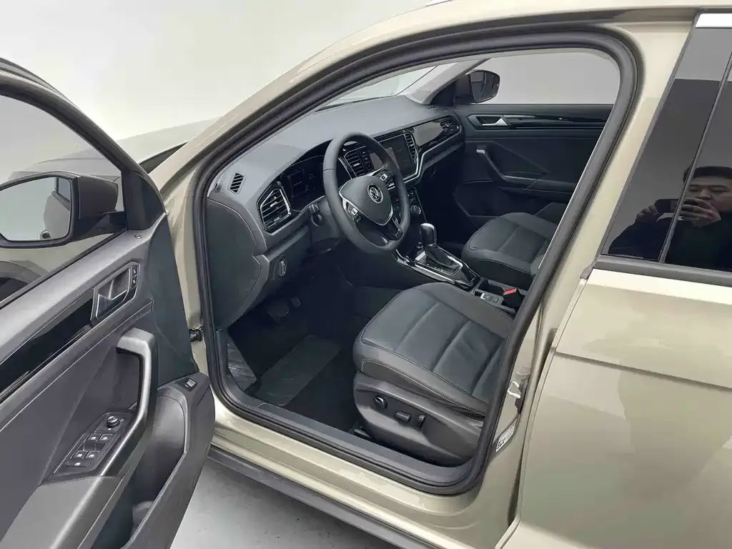 Volkswagen T-Roc 2022 из CN, фото 2