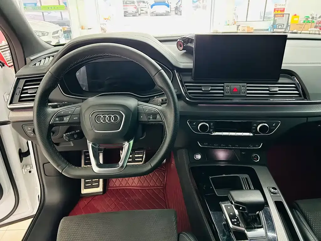 Audi Q5L Sportback — фото 4