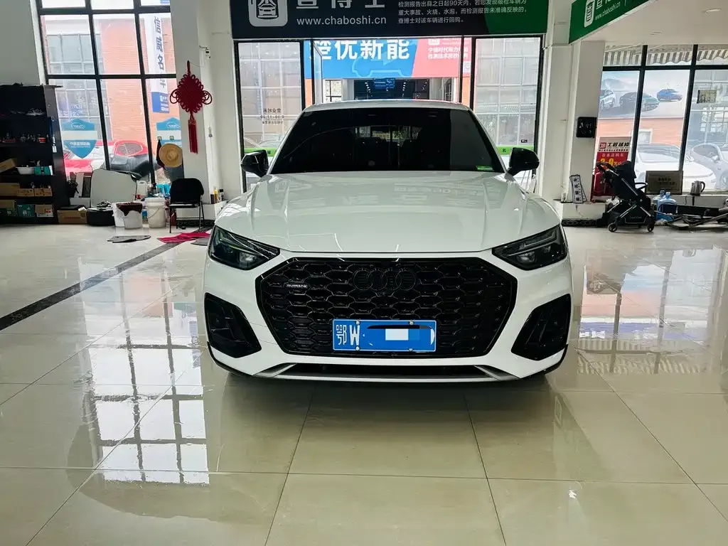 Audi Q5L Sportback — фото 3