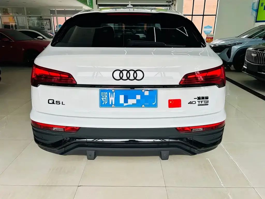 Audi Q5L Sportback — фото 9
