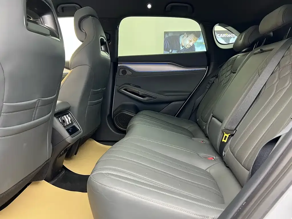 BYD L EV 2025 из CN, фото 9